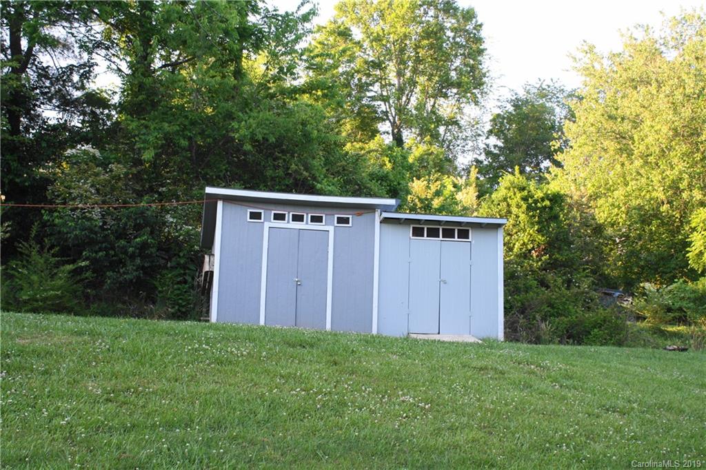 5 Mclean Road Weaverville NC 28787