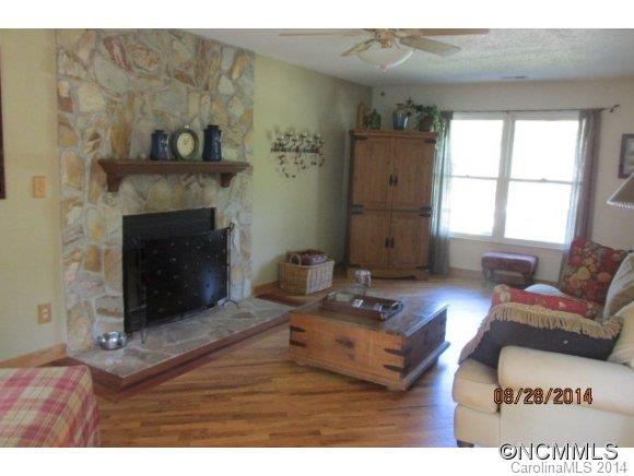 3 Bear Knoll Drive Asheville NC 28805