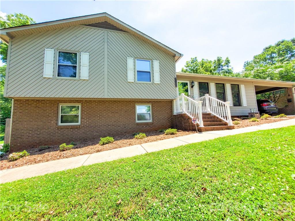 1067 S College Avenue Newton NC 28658