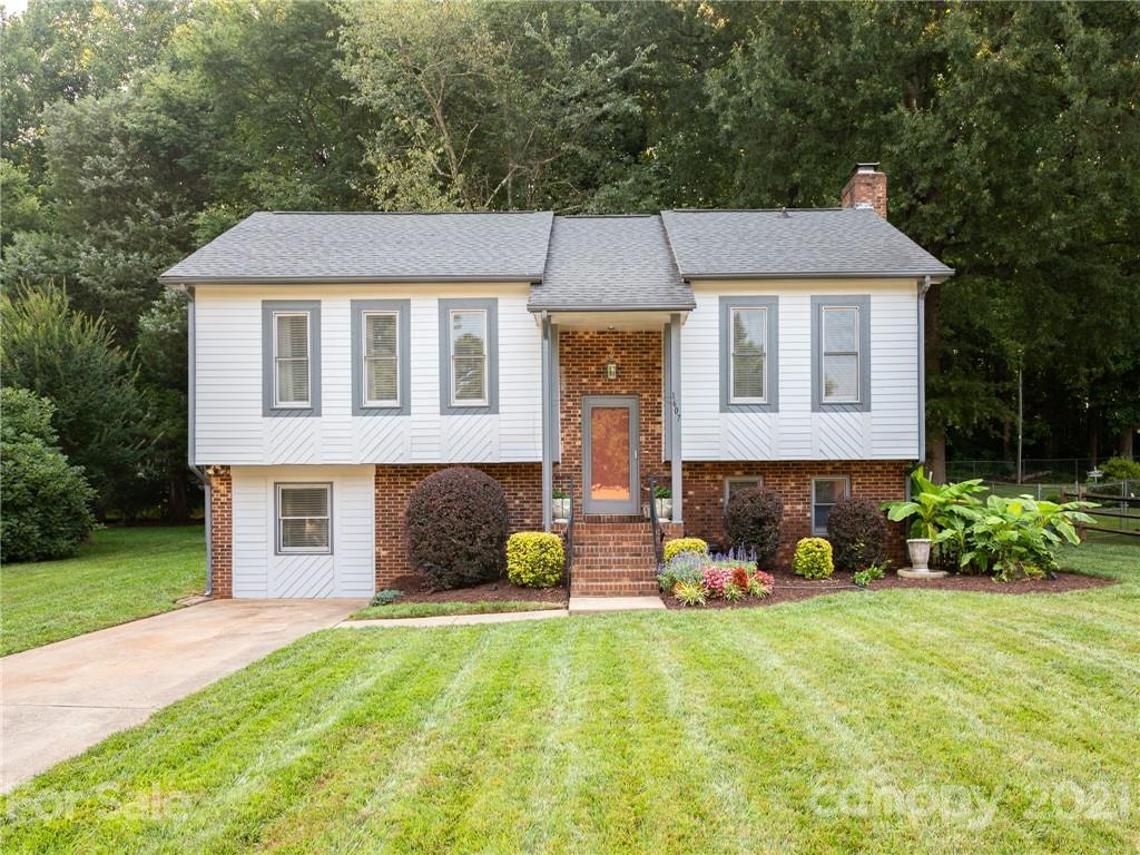 1607 Teddington Drive Charlotte NC 28214