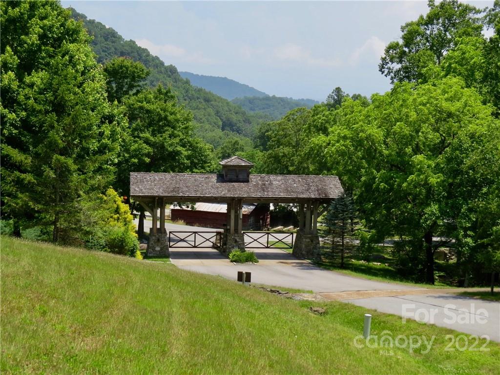 492 Freemont Drive Leicester NC 28748