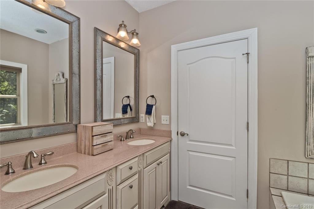 18 Birdsong Lane Candler NC 28715