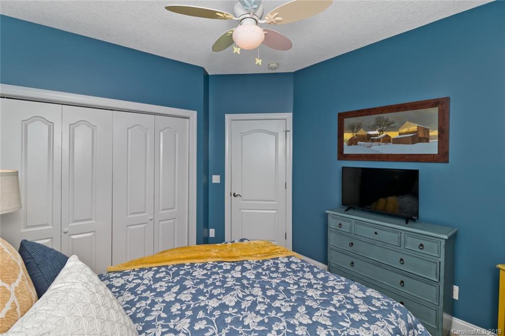 18 Birdsong Lane Candler NC 28715