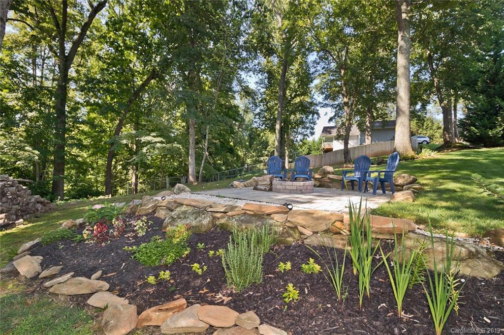 18 Birdsong Lane Candler NC 28715