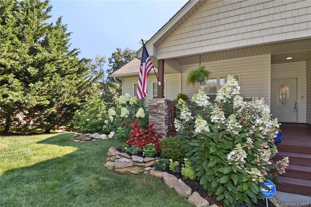 18 Birdsong Lane Candler NC 28715