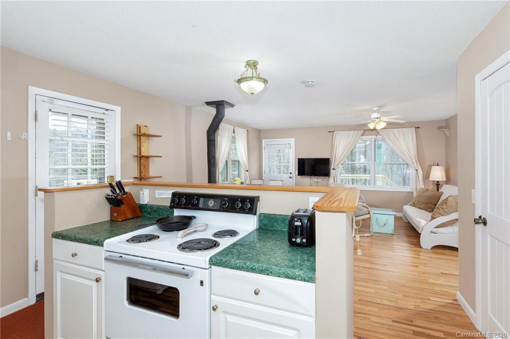 84 Bryant Road Swannanoa NC 28778