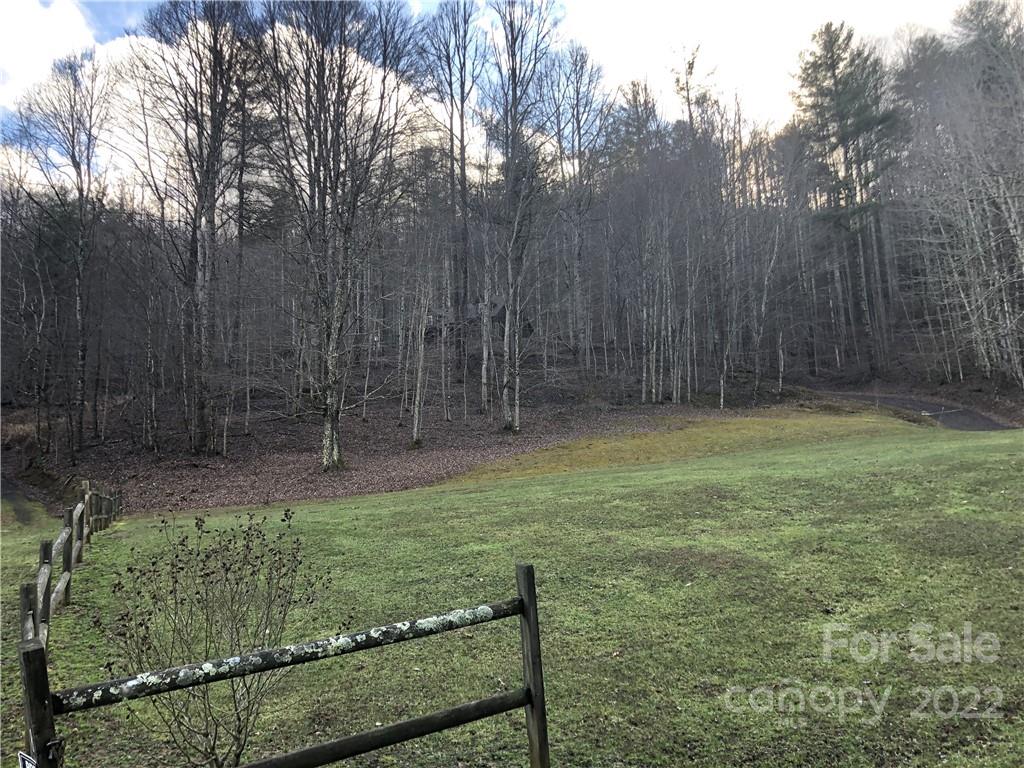 208 Autumn Leaf Trail Burnsville NC 28714