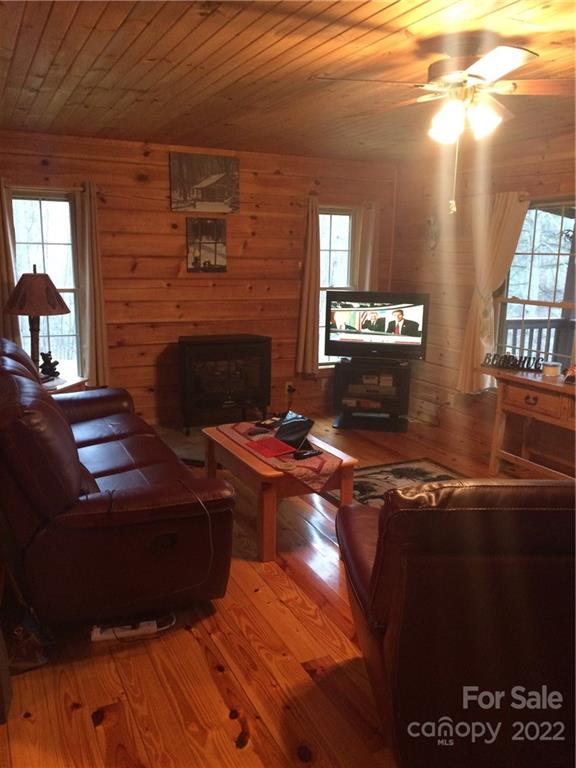208 Autumn Leaf Trail Burnsville NC 28714