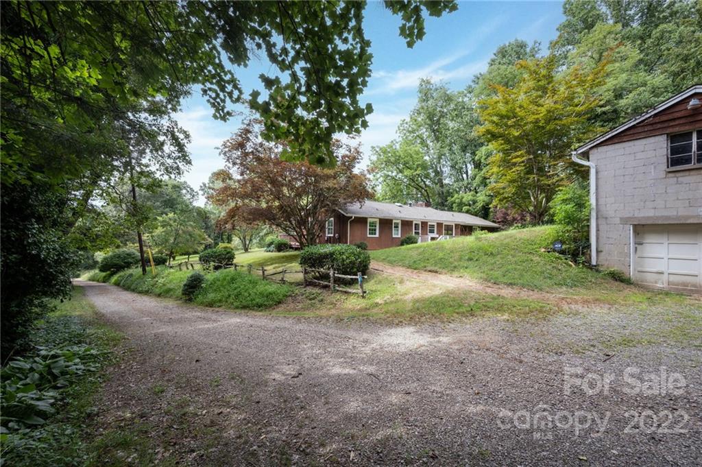 25 Mallonee Drive Candler NC 28715