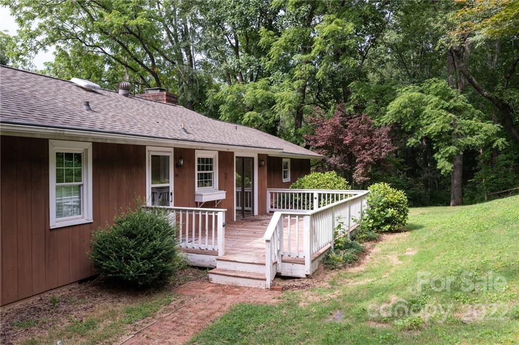 25 Mallonee Drive Candler NC 28715