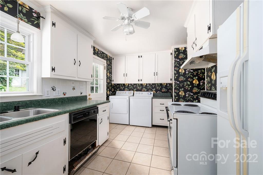 25 Mallonee Drive Candler NC 28715