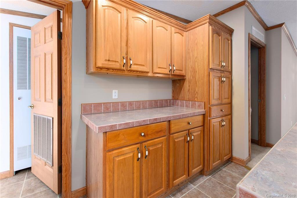10 Robin Lane Asheville NC 28806