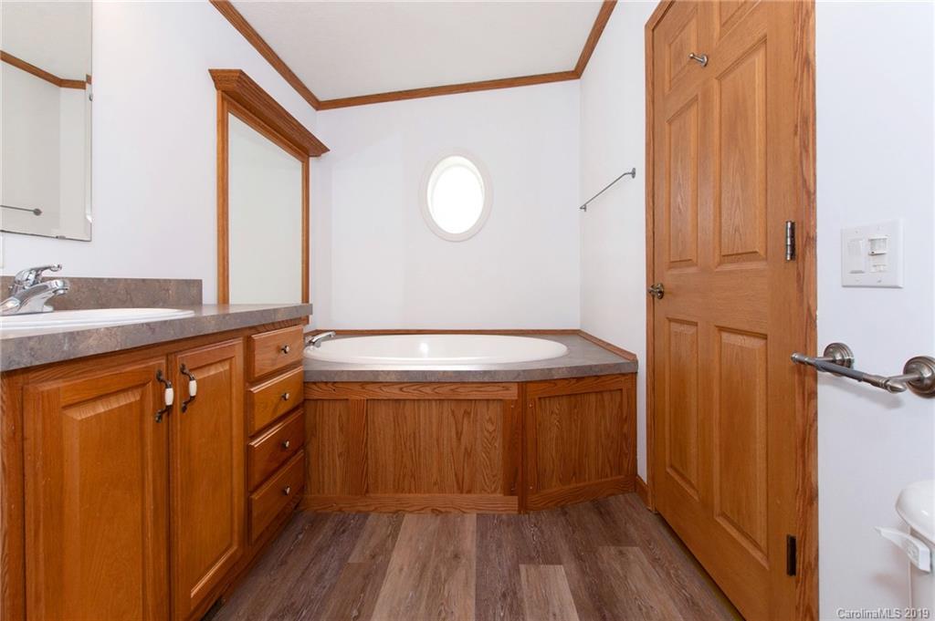 10 Robin Lane Asheville NC 28806