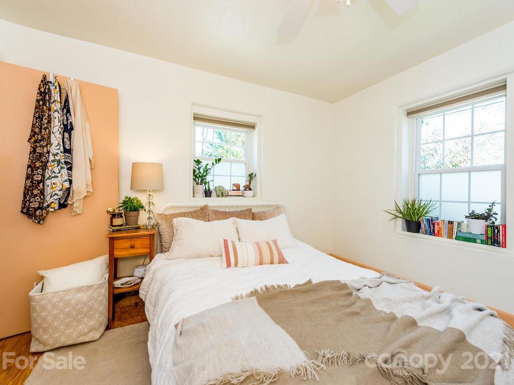 12 Mardell Circle Asheville NC 28806