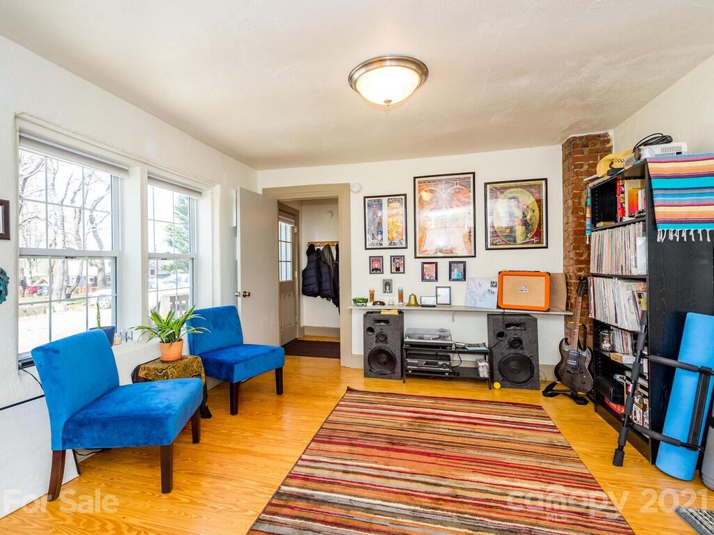 12 Mardell Circle Asheville NC 28806