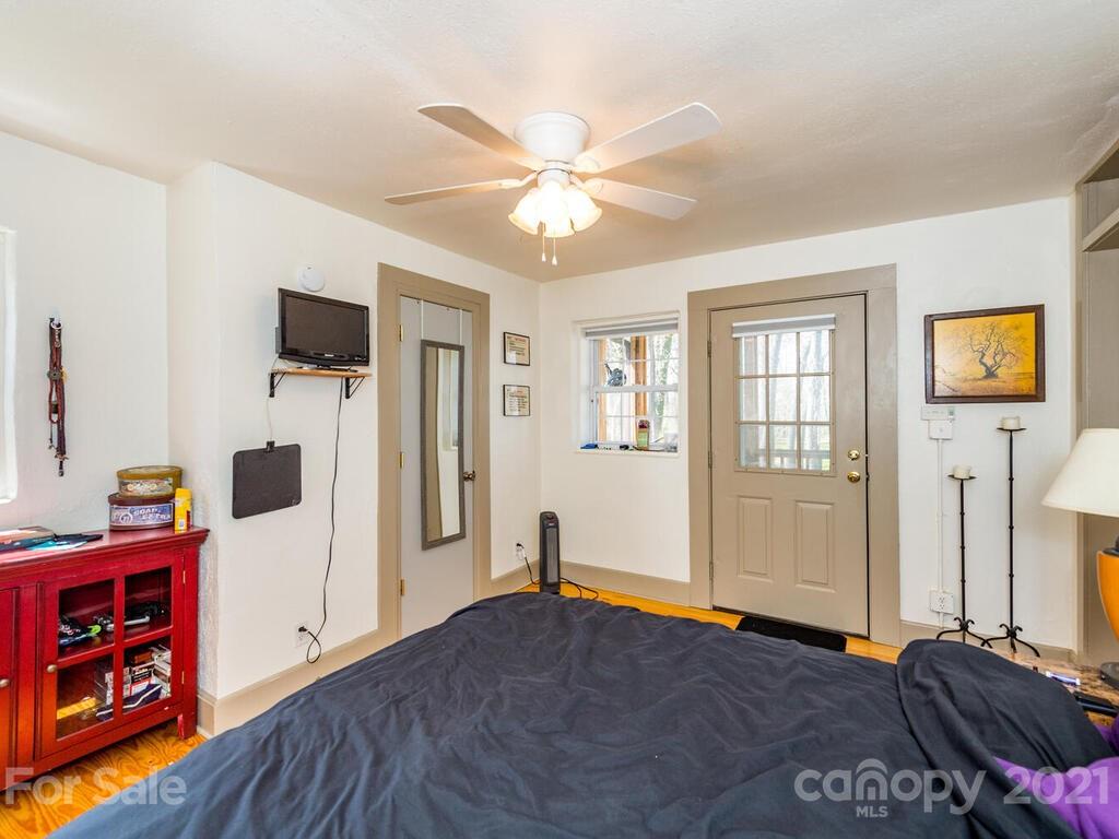 12 Mardell Circle Asheville NC 28806