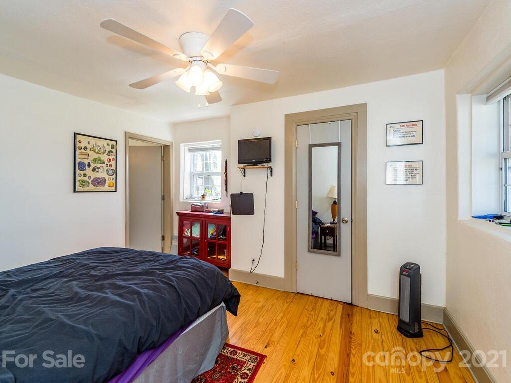12 Mardell Circle Asheville NC 28806