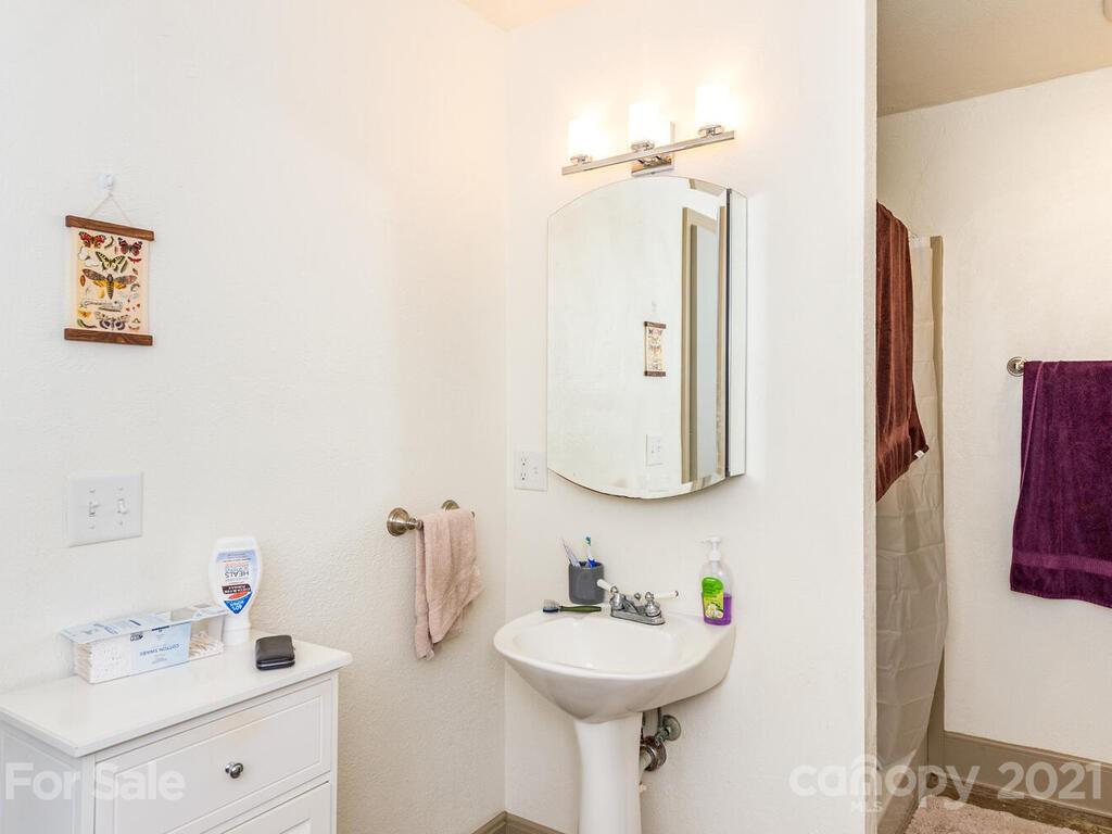12 Mardell Circle Asheville NC 28806
