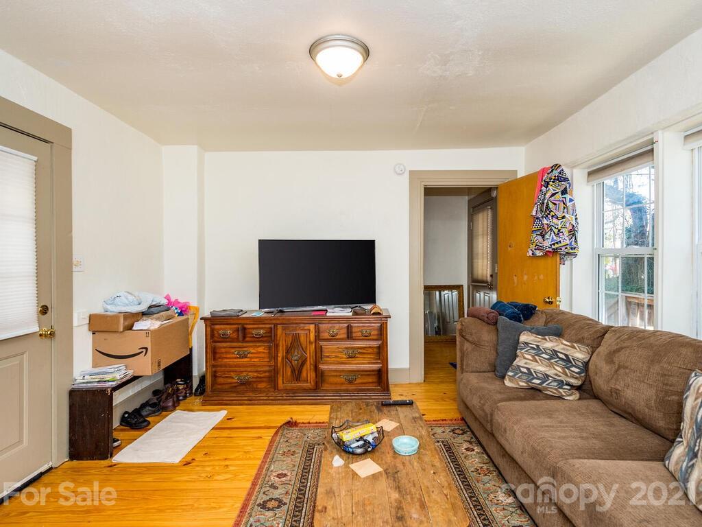 12 Mardell Circle Asheville NC 28806