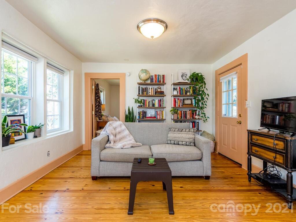12 Mardell Circle Asheville NC 28806