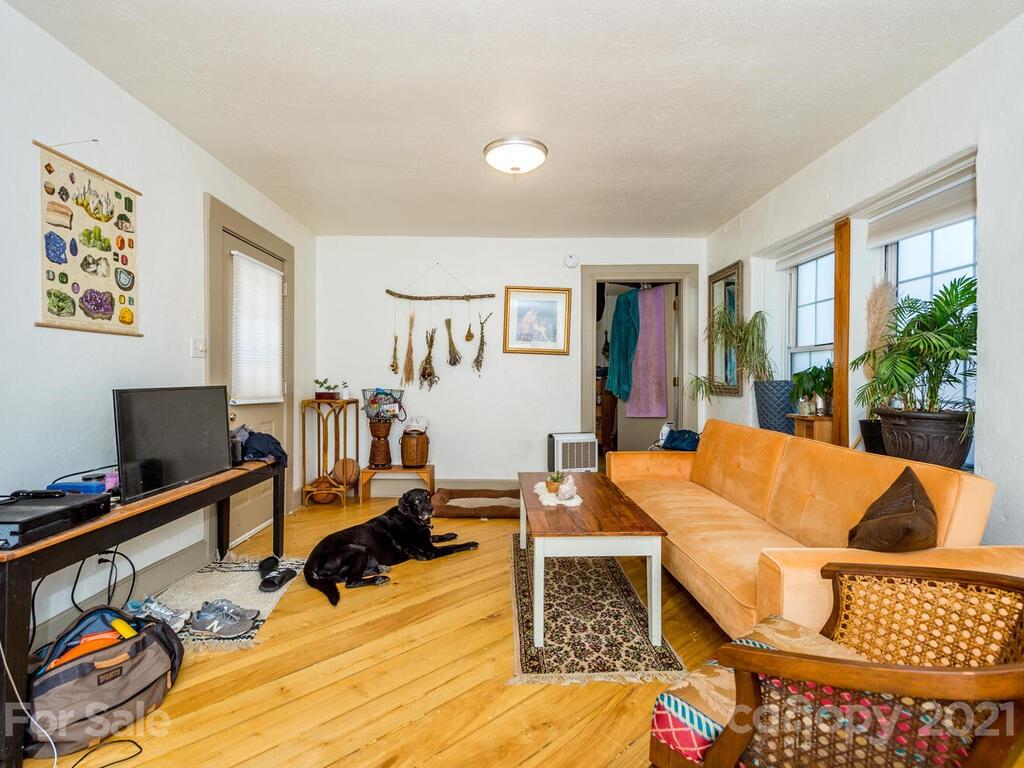 12 Mardell Circle Asheville NC 28806