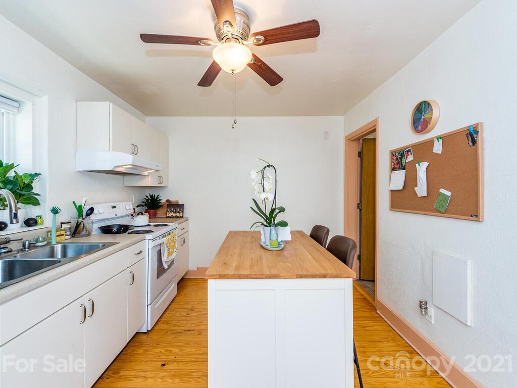 12 Mardell Circle Asheville NC 28806