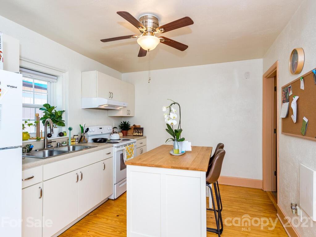 12 Mardell Circle Asheville NC 28806