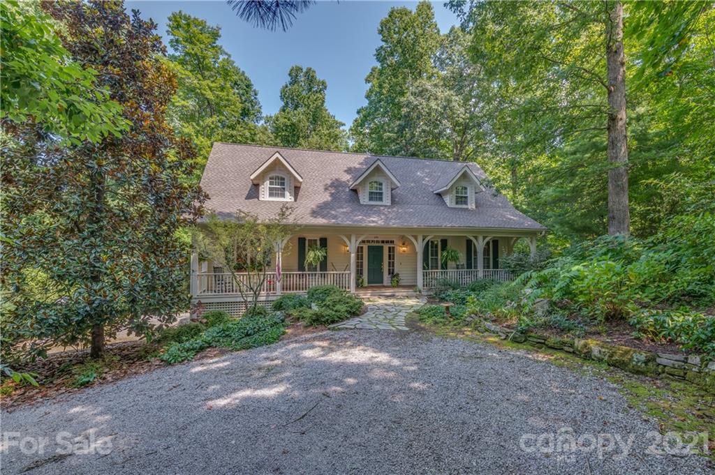 498 Henderson Street Saluda NC 28773