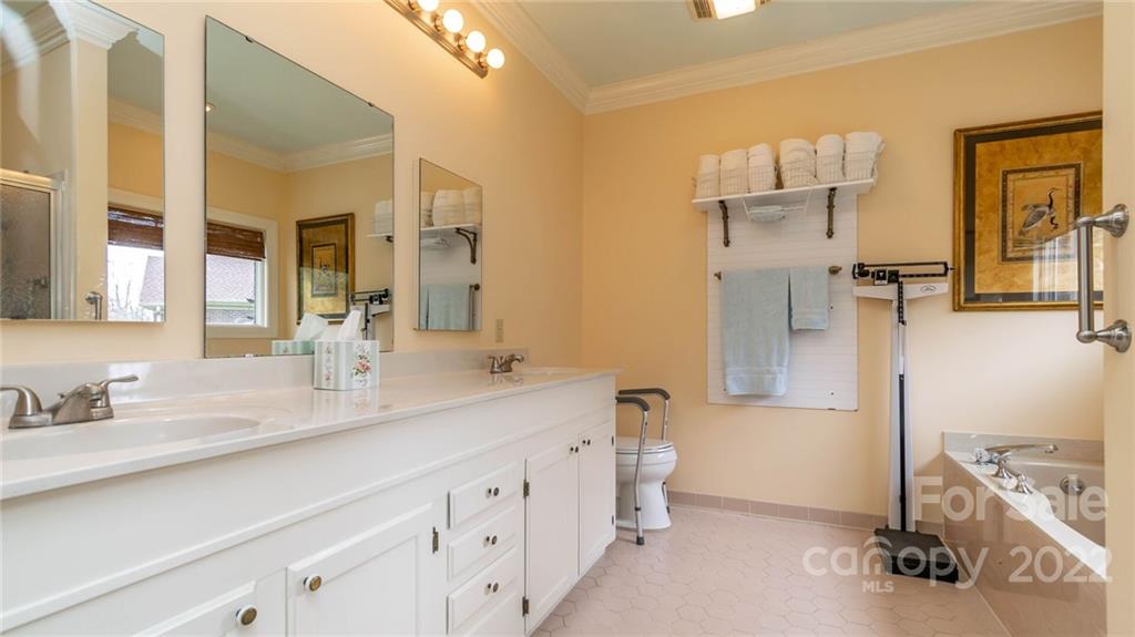 133 Glenbrook Drive Hendersonville NC 28739