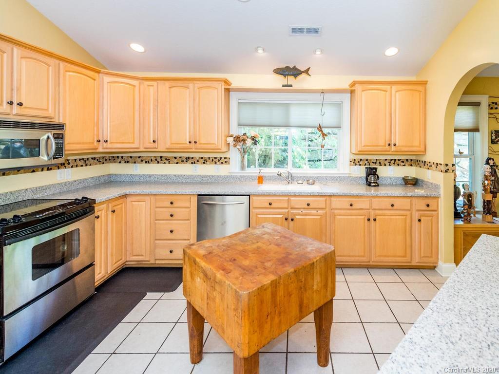 32 Stonebridge Drive Asheville NC 28805