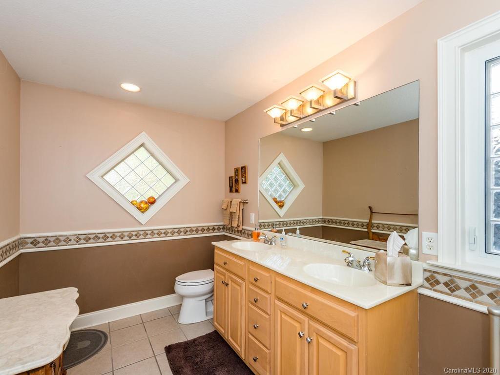 32 Stonebridge Drive Asheville NC 28805