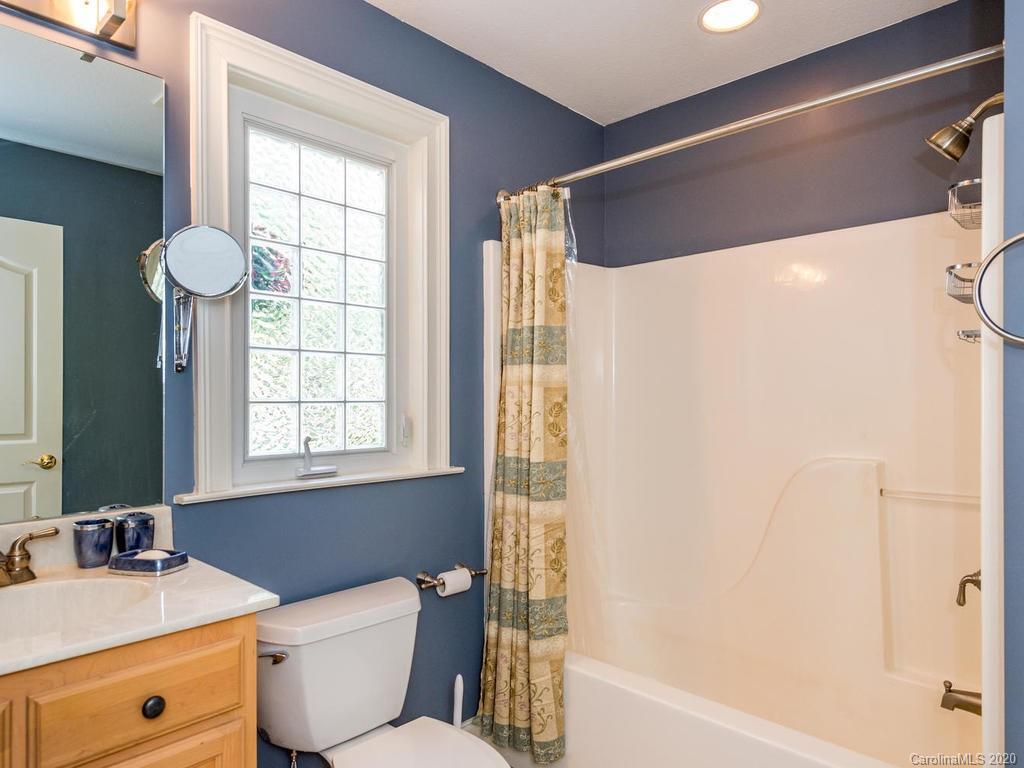 32 Stonebridge Drive Asheville NC 28805