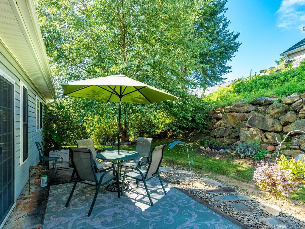 32 Stonebridge Drive Asheville NC 28805