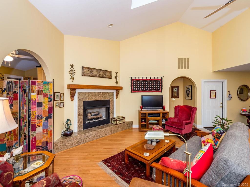 32 Stonebridge Drive Asheville NC 28805