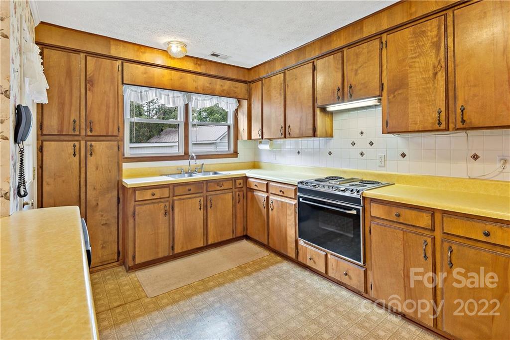 3259 Goose Creek Road Marion NC 28752