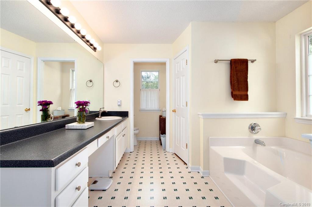 36 Antler Valley Drive Weaverville NC 28787