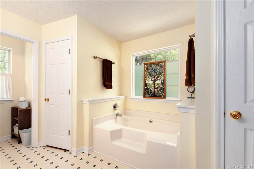 36 Antler Valley Drive Weaverville NC 28787
