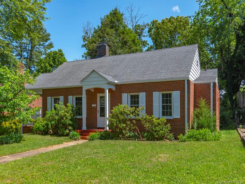 11 Colonial Place Asheville NC 28804