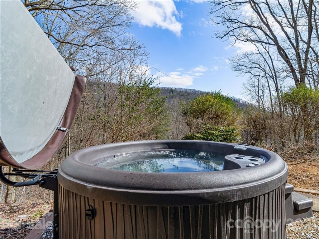 49 Weeping Cherry Forest Road Fairview NC 28730