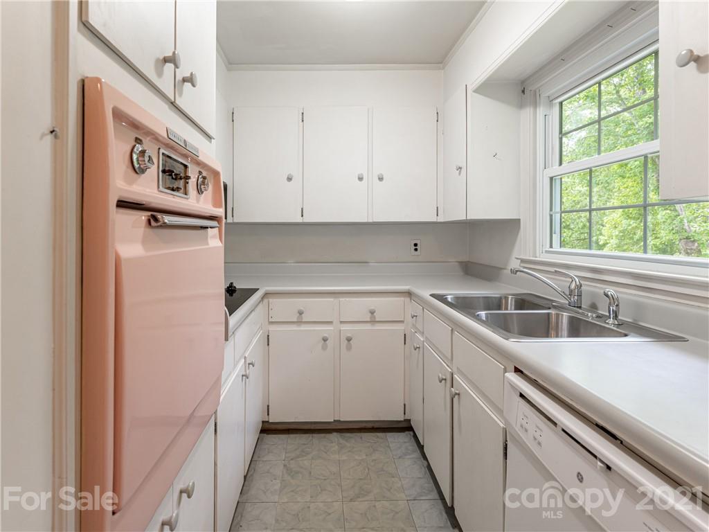 289 White Pine Drive Asheville NC 28805