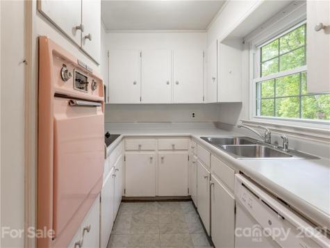 289 White Pine Drive Asheville NC 28805