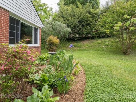 289 White Pine Drive Asheville NC 28805