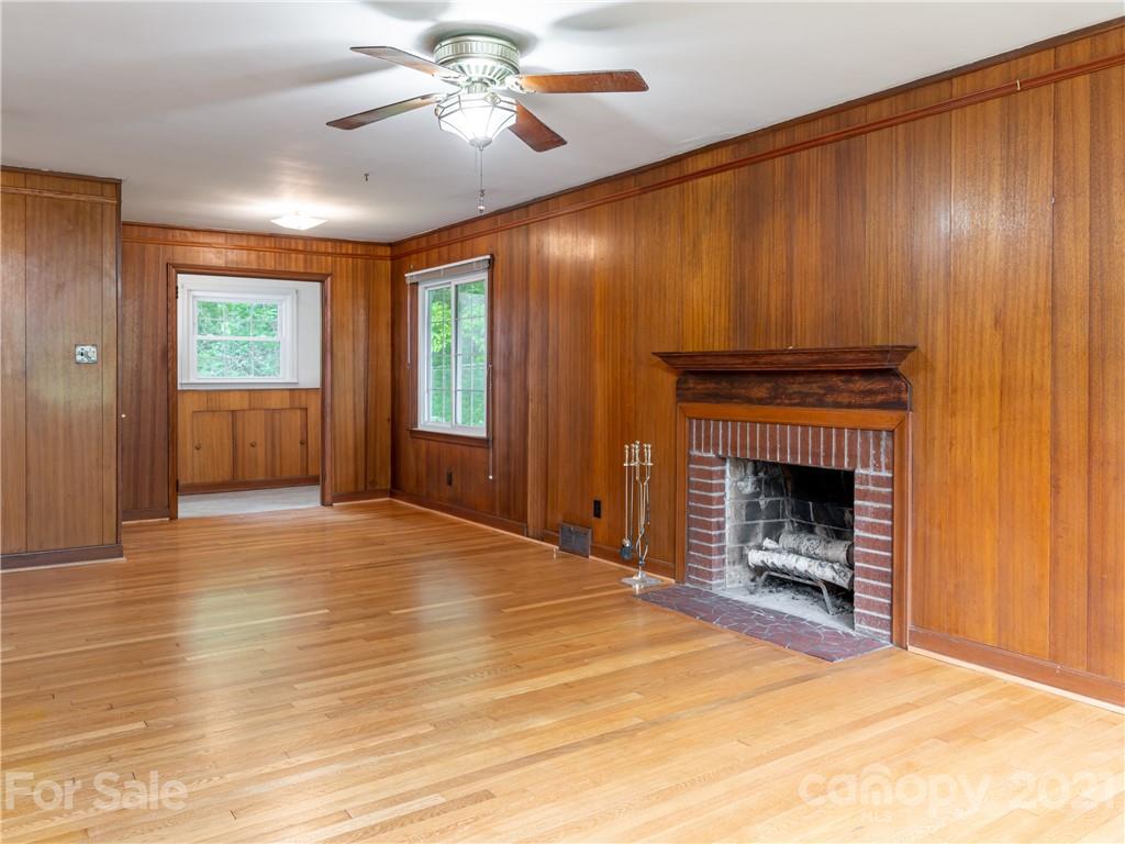 289 White Pine Drive Asheville NC 28805