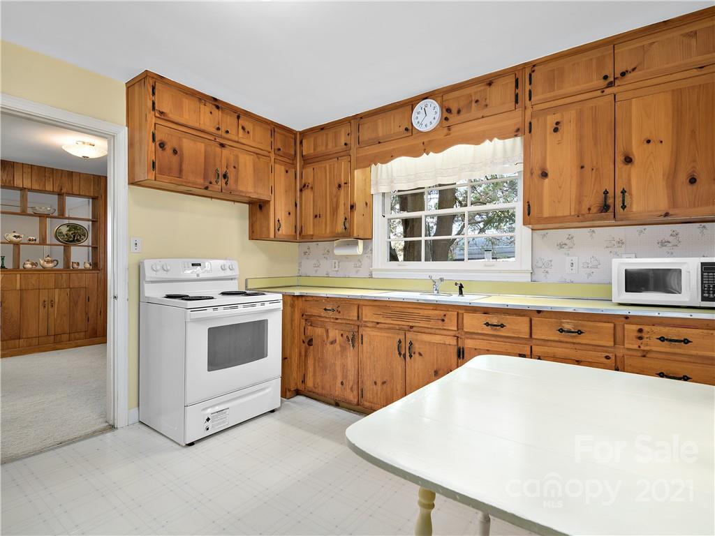 23 Woodcrest Road Asheville NC 28804
