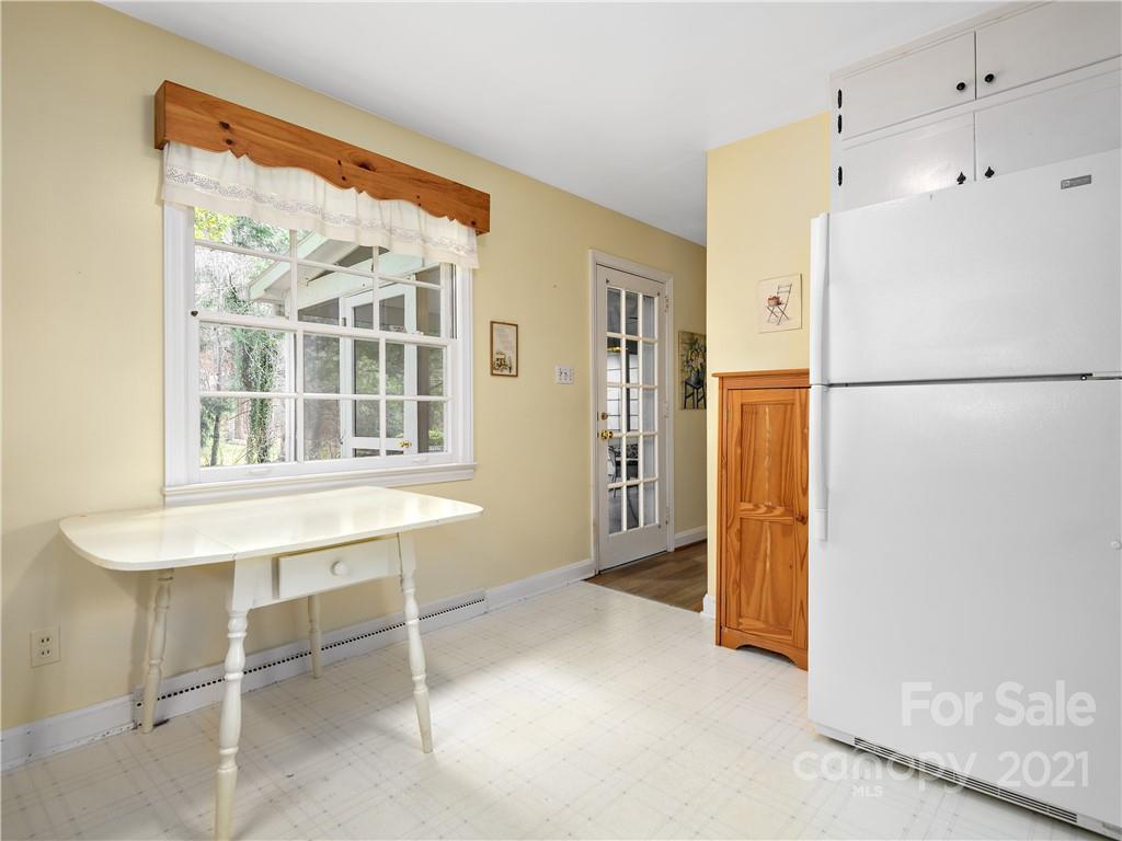 23 Woodcrest Road Asheville NC 28804