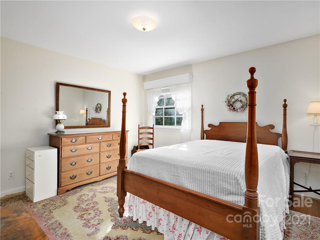23 Woodcrest Road Asheville NC 28804