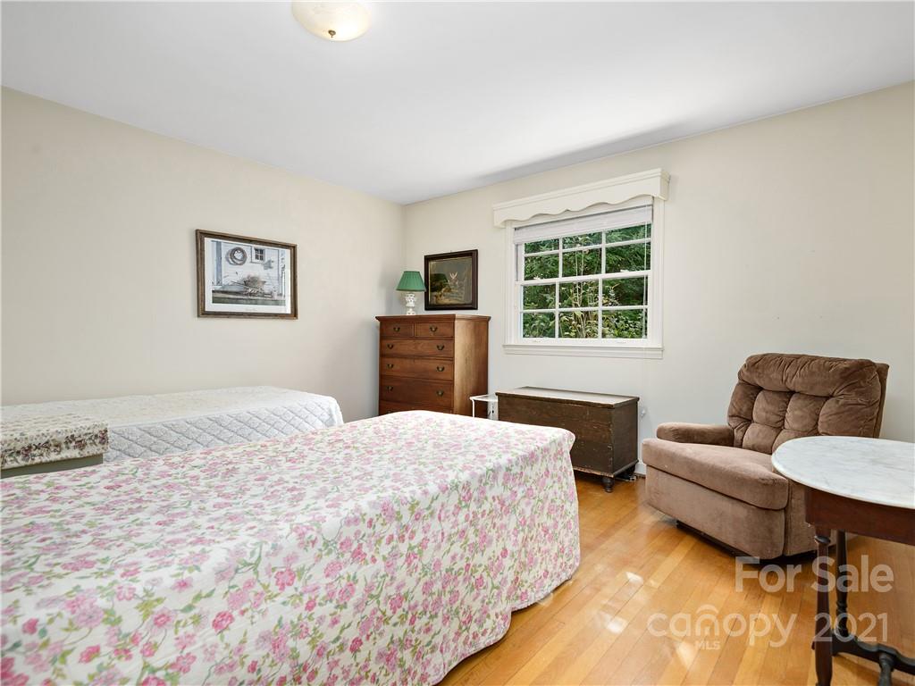 23 Woodcrest Road Asheville NC 28804