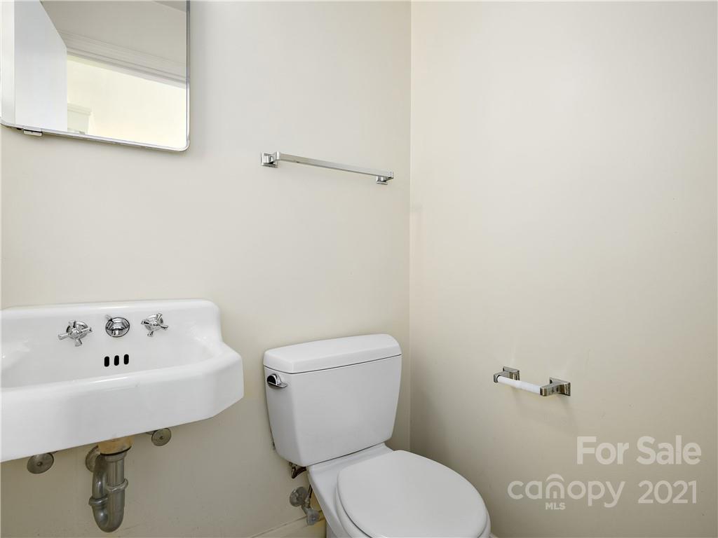 23 Woodcrest Road Asheville NC 28804