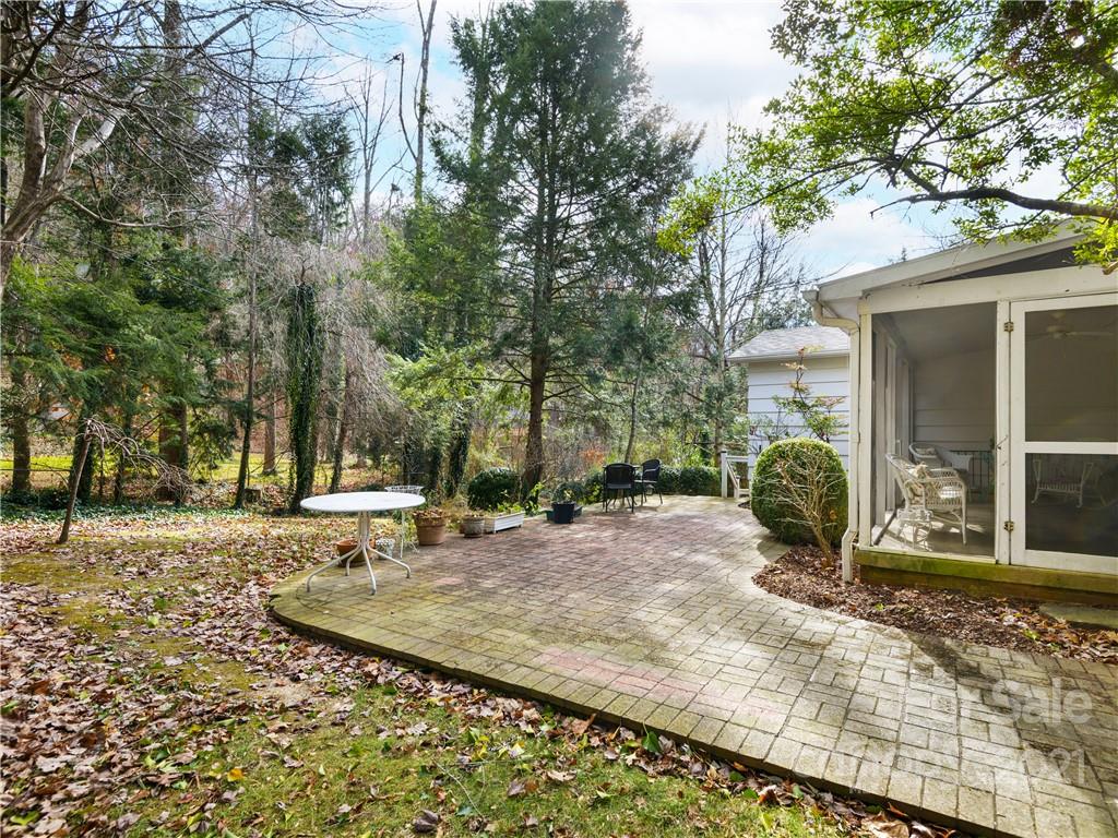 23 Woodcrest Road Asheville NC 28804