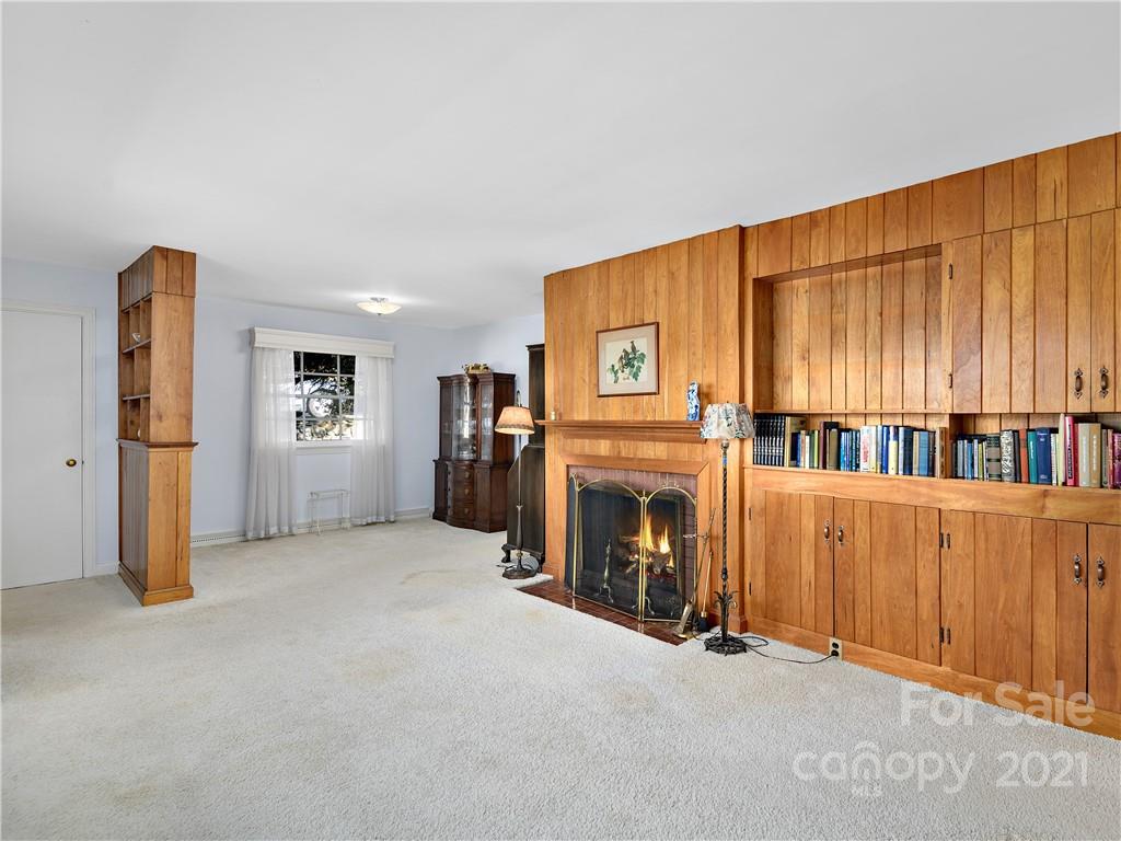23 Woodcrest Road Asheville NC 28804